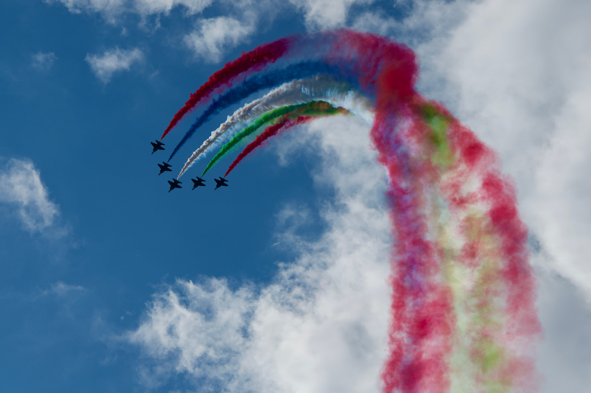 Farnborough — hero aviation frame, sense of scale